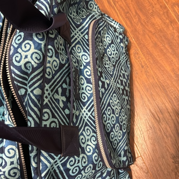 Vera Bradley carry on - Picture 7 of 7